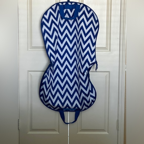 Garmet Bag - Picture 2 of 3